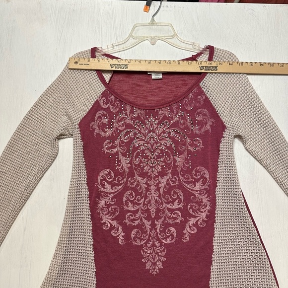 Shyanne Small Women’s Long Sleeve Knit Top Maroon White Embellished Boho - Picture 3 of 8